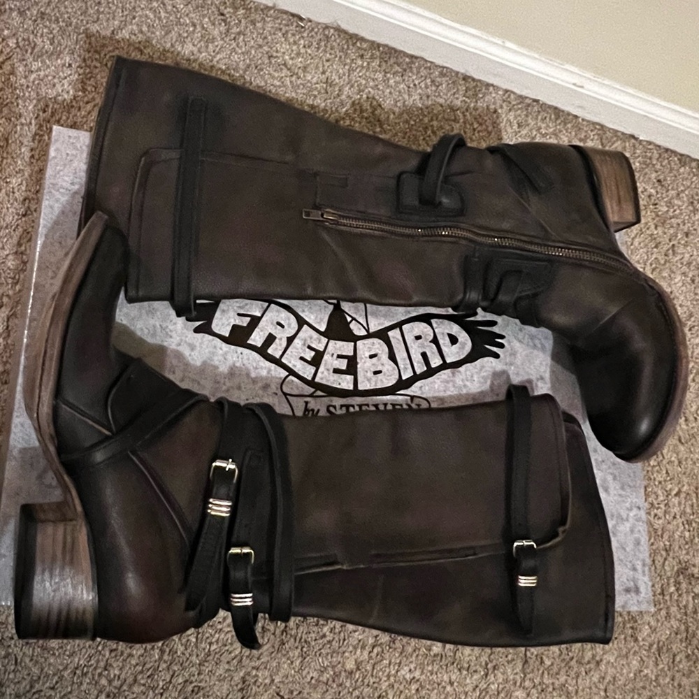Freebird, Gia size 8, distressed black